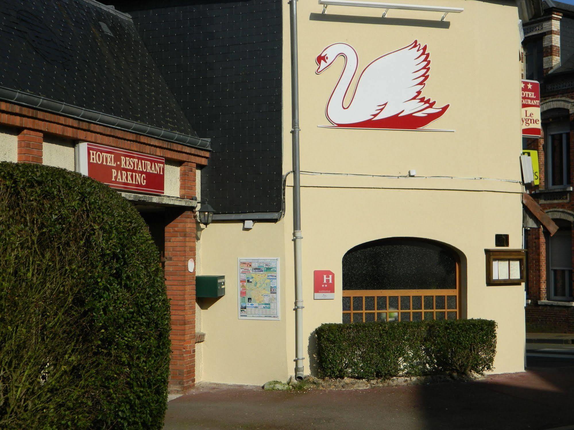 Hotel Restaurant Le Cygne Conches-en-Ouche Exterior foto